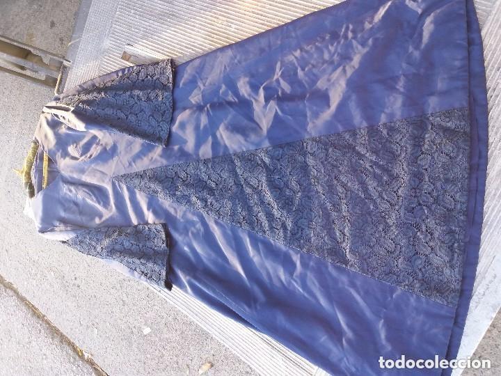 Antig&uuml;edades: vestido antiguo con encajes - Foto 1