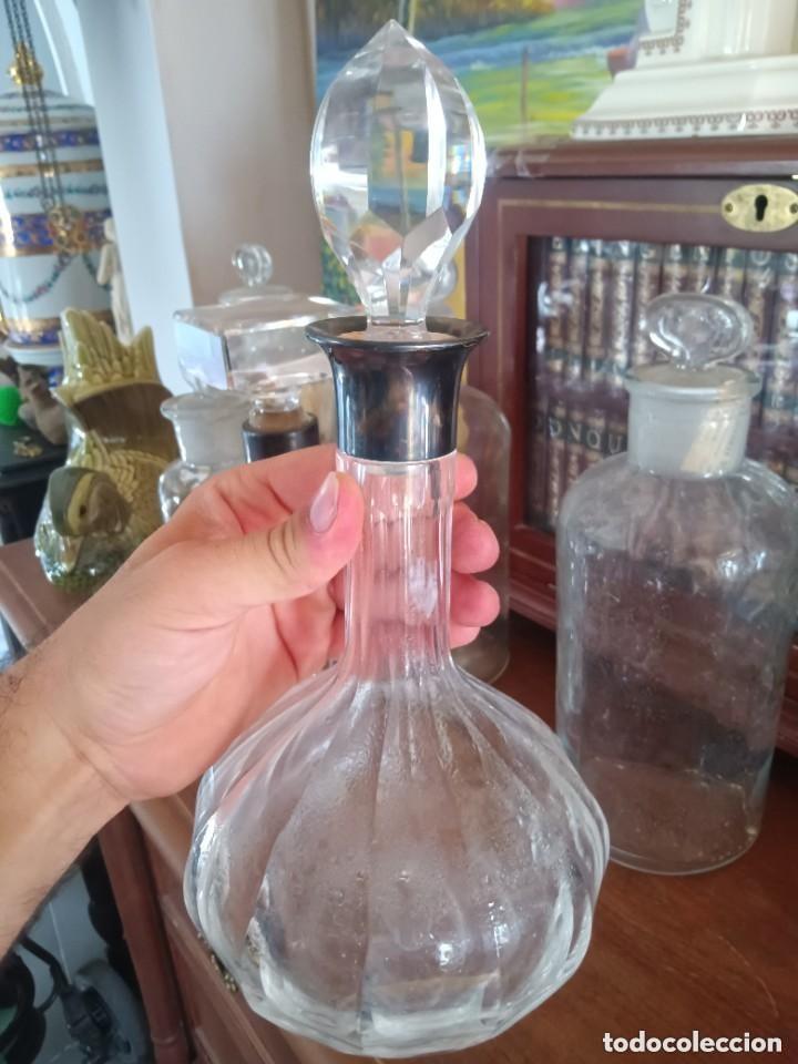 Antig&uuml;edades: licoreras con terminaci&oacute;n de boca de plata - Foto 2