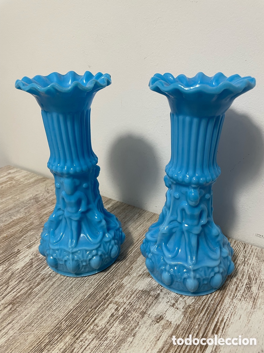 Antig&uuml;edades: PAREJA DE JARRONES - FLOREROS OPALINA AZUL - Foto 2