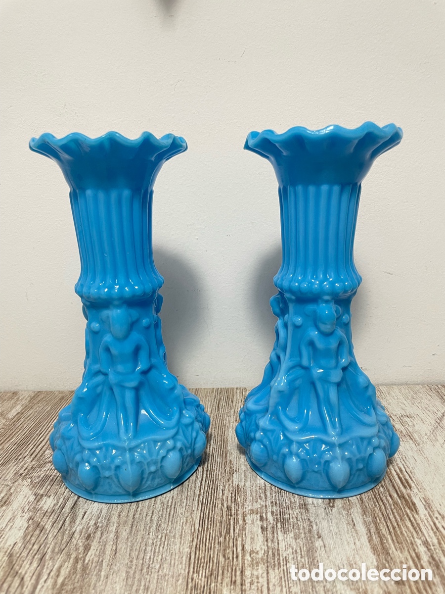 Antig&uuml;edades: PAREJA DE JARRONES - FLOREROS OPALINA AZUL - Foto 1