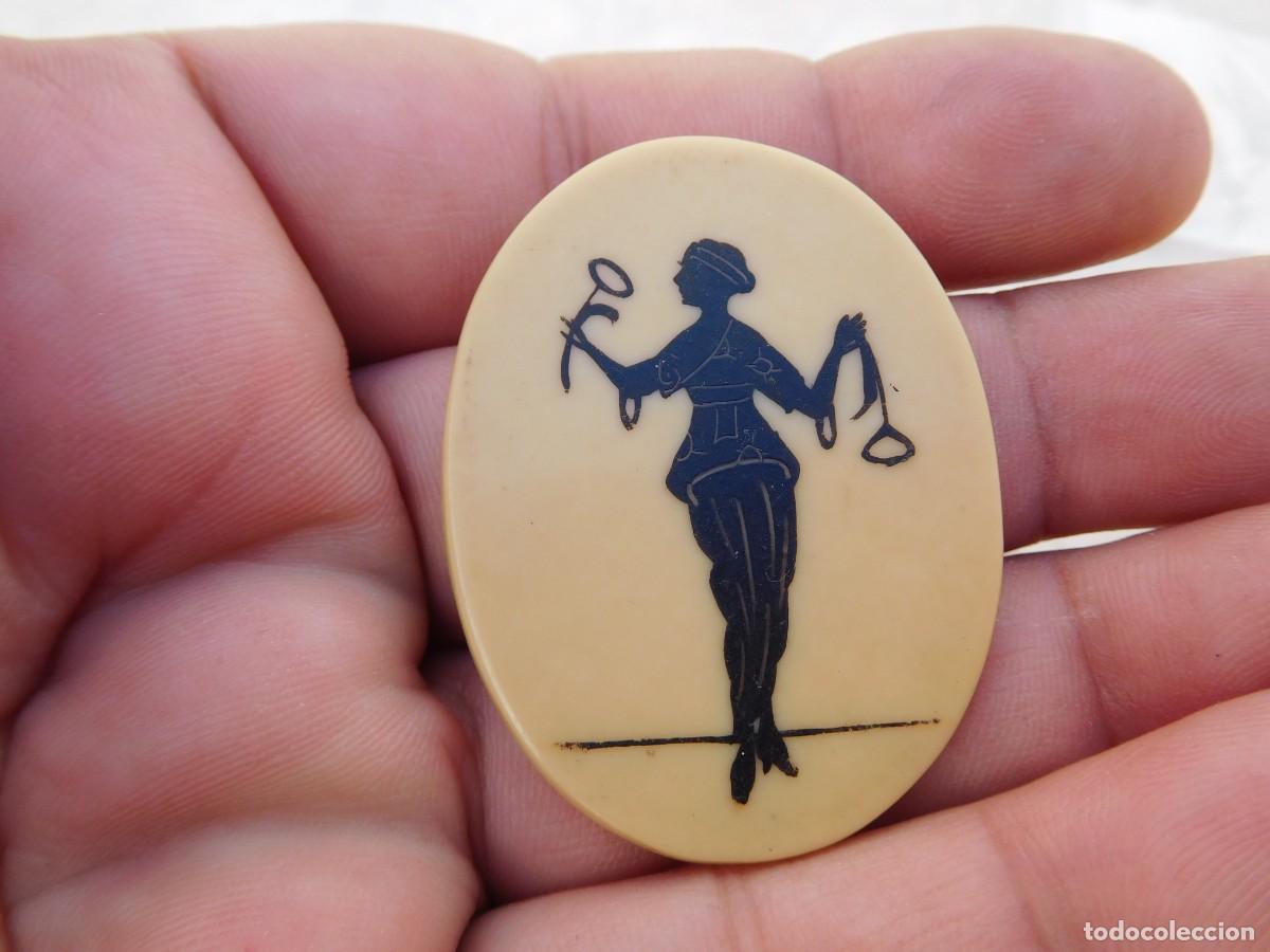Antig&uuml;edades: Placa antigua de celuloide silueta mujer - Foto 1