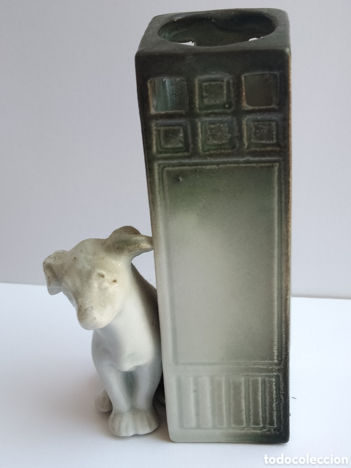 Antig&uuml;edades: Antiguo Violetero palillero Art Deco en porcelan fina perro siglo XX