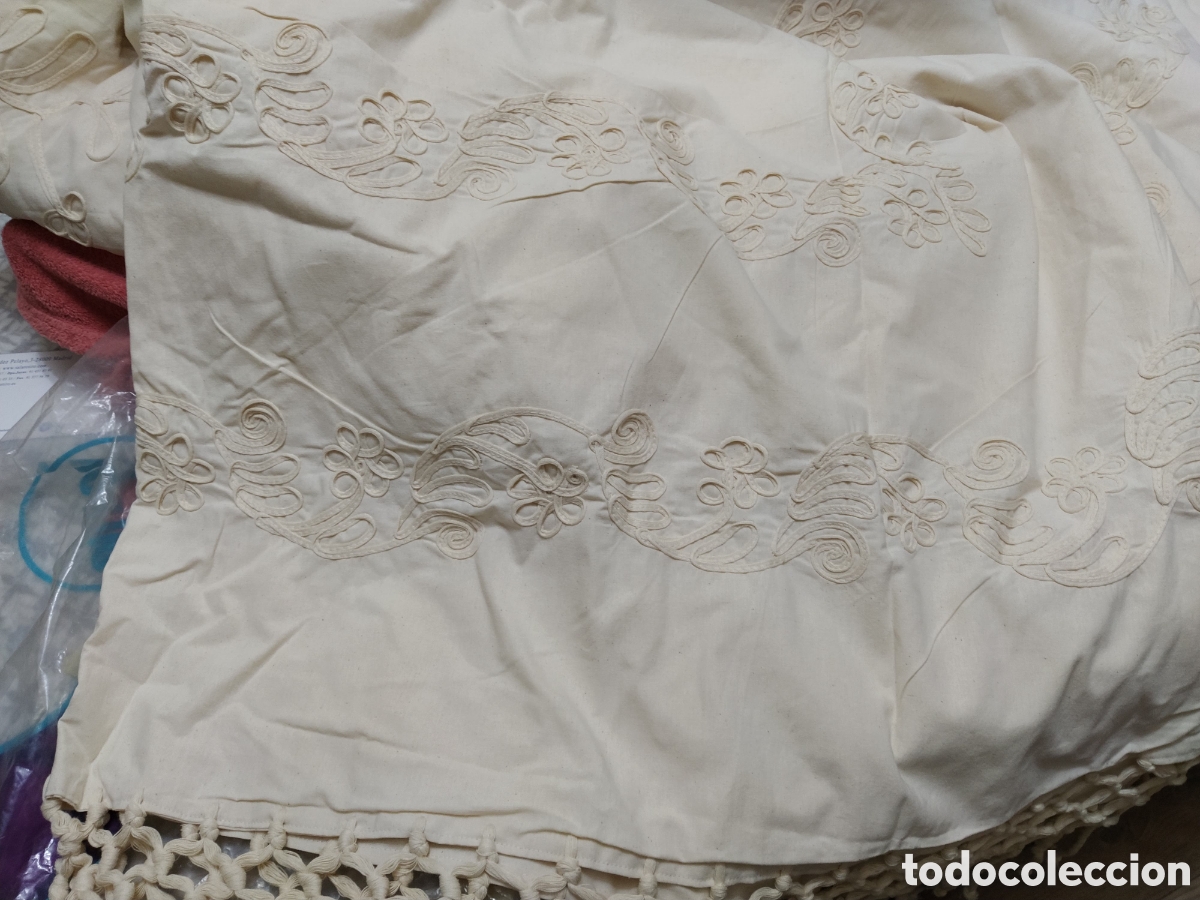 Antig&uuml;edades: Fant&aacute;stica colcha de algod&oacute;n bordada - Foto 3