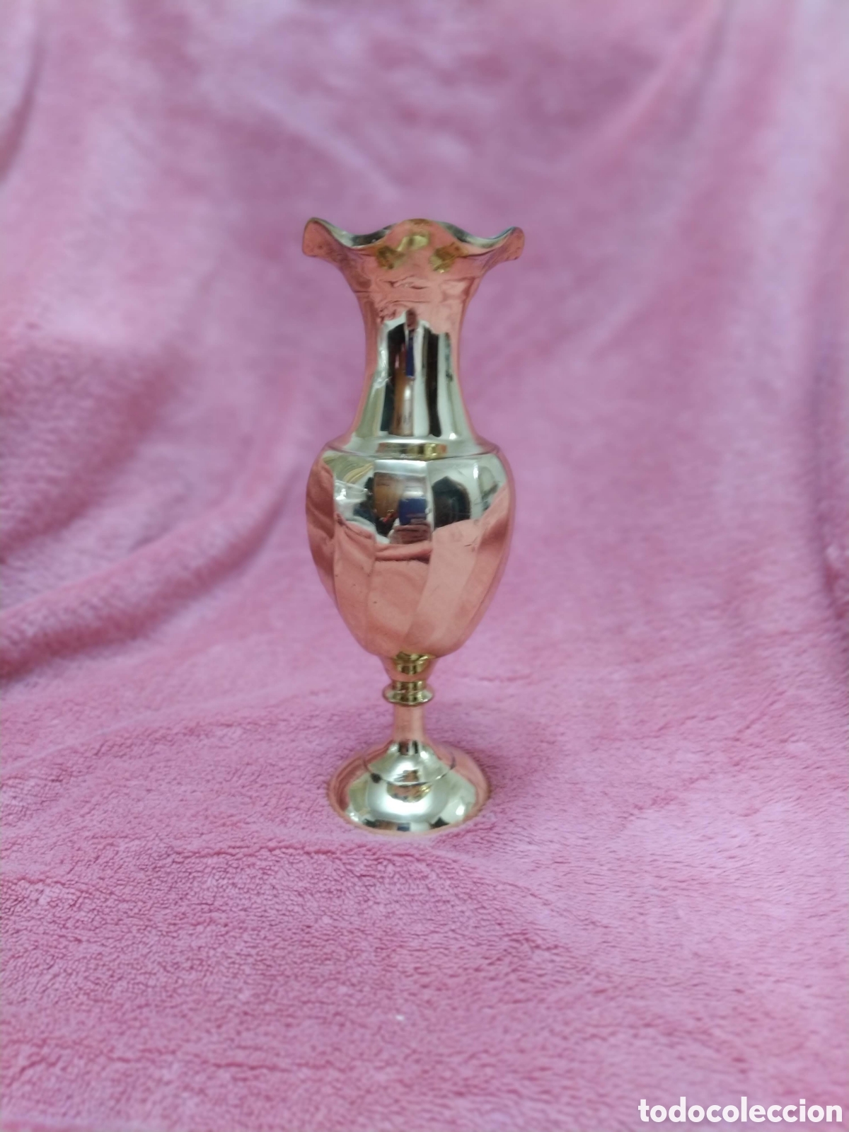 Antig&uuml;edades: Violetero de metal dorado - Foto 2
