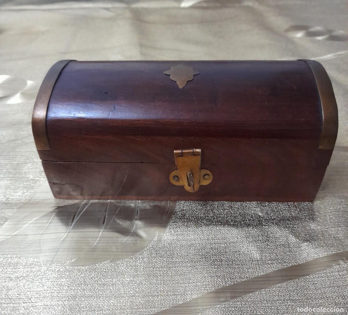 Antig&uuml;edades: Caja antigua de madera - Foto 8