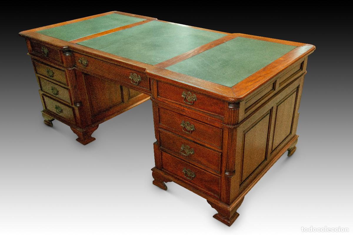 Antig&uuml;edades: Mesa escritorio. Siguiendo modelos antiguos. - Foto 2