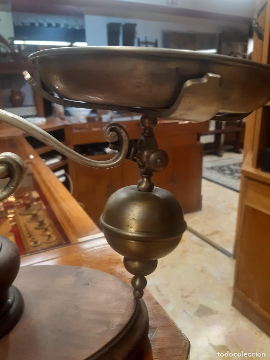 Antig&uuml;edades: BALANZA MUY ORIGINAL CON PESAS - Foto 3