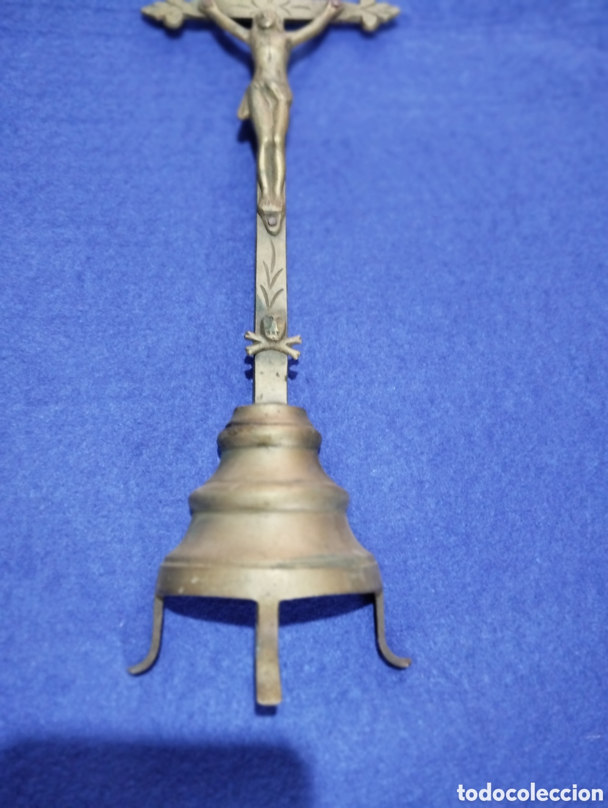 Antig&uuml;edades: Antiguo crucifijo de bronce de altar - Foto 2