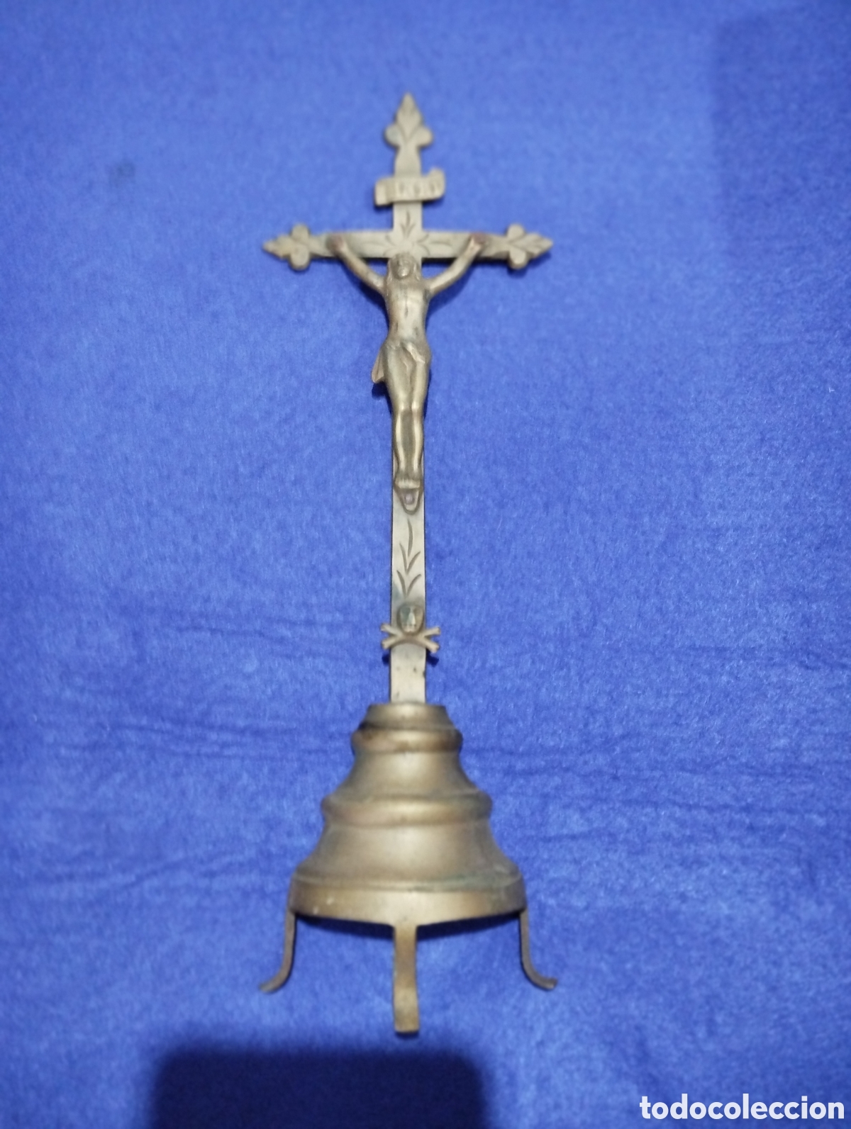 Antig&uuml;edades: Antiguo crucifijo de bronce de altar - Foto 3