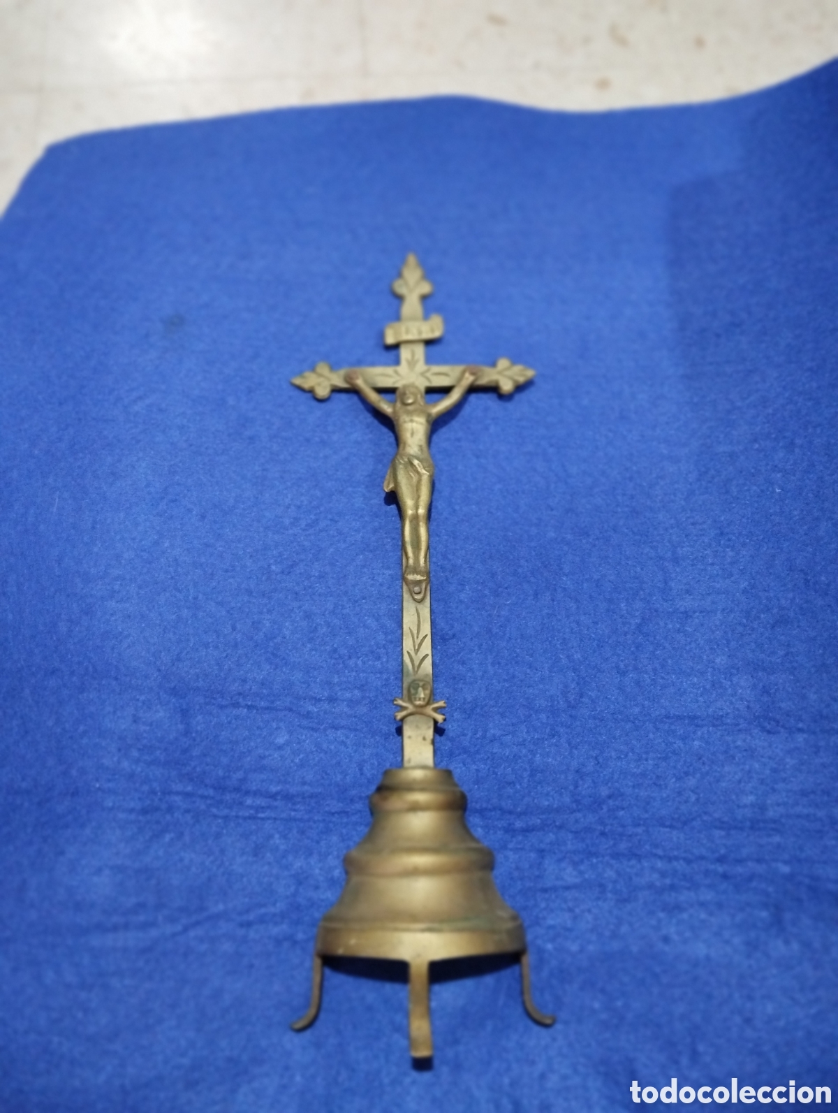 Antig&uuml;edades: Antiguo crucifijo de bronce de altar - Foto 4