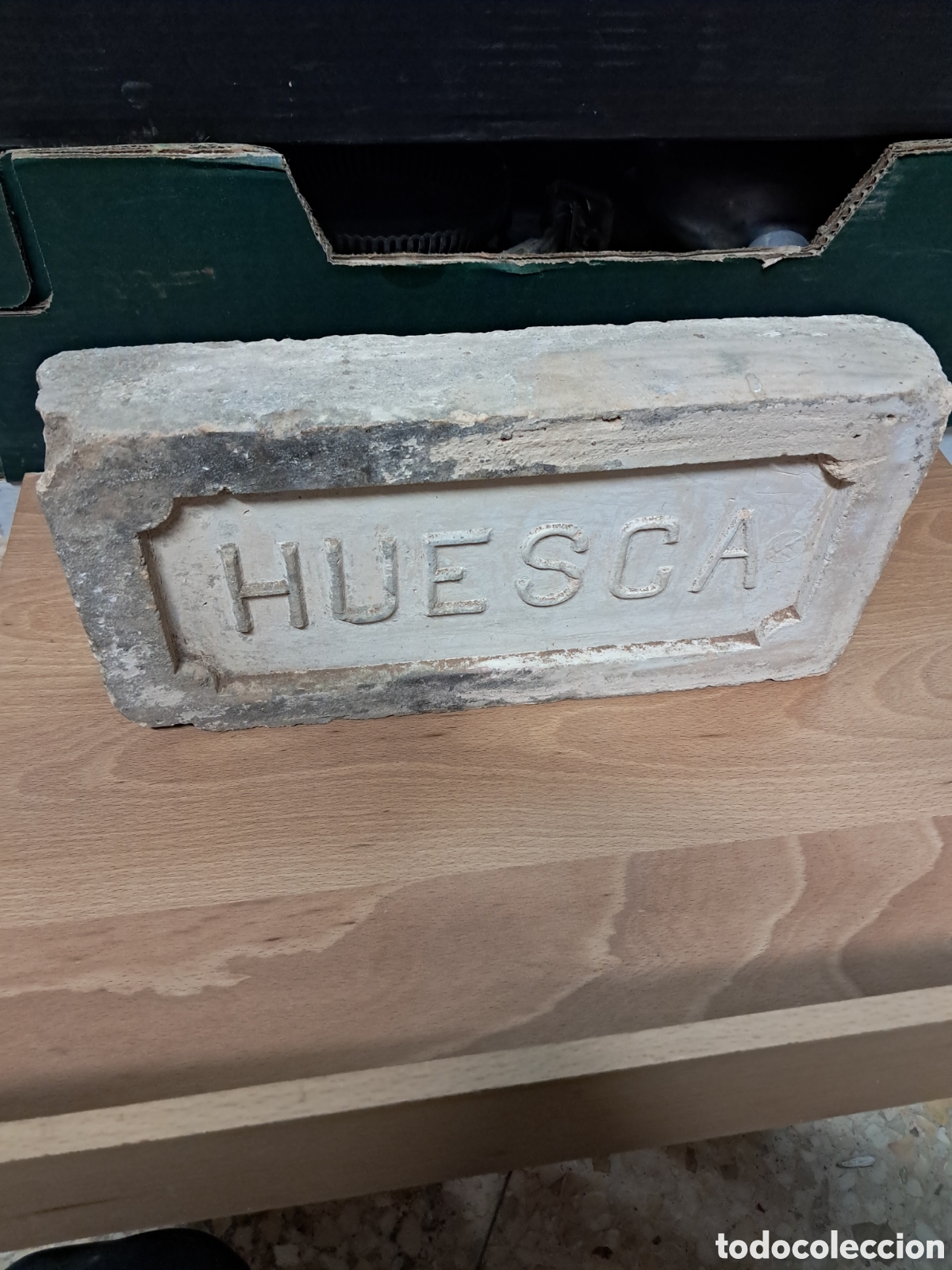 Antig&uuml;edades: Gran ladrillo relieve huesca d.g. - Foto 2