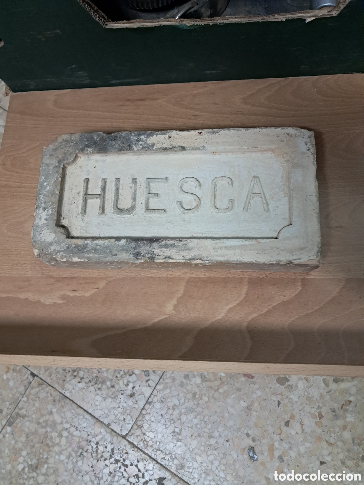 Antig&uuml;edades: Gran ladrillo relieve huesca d.g. - Foto 1