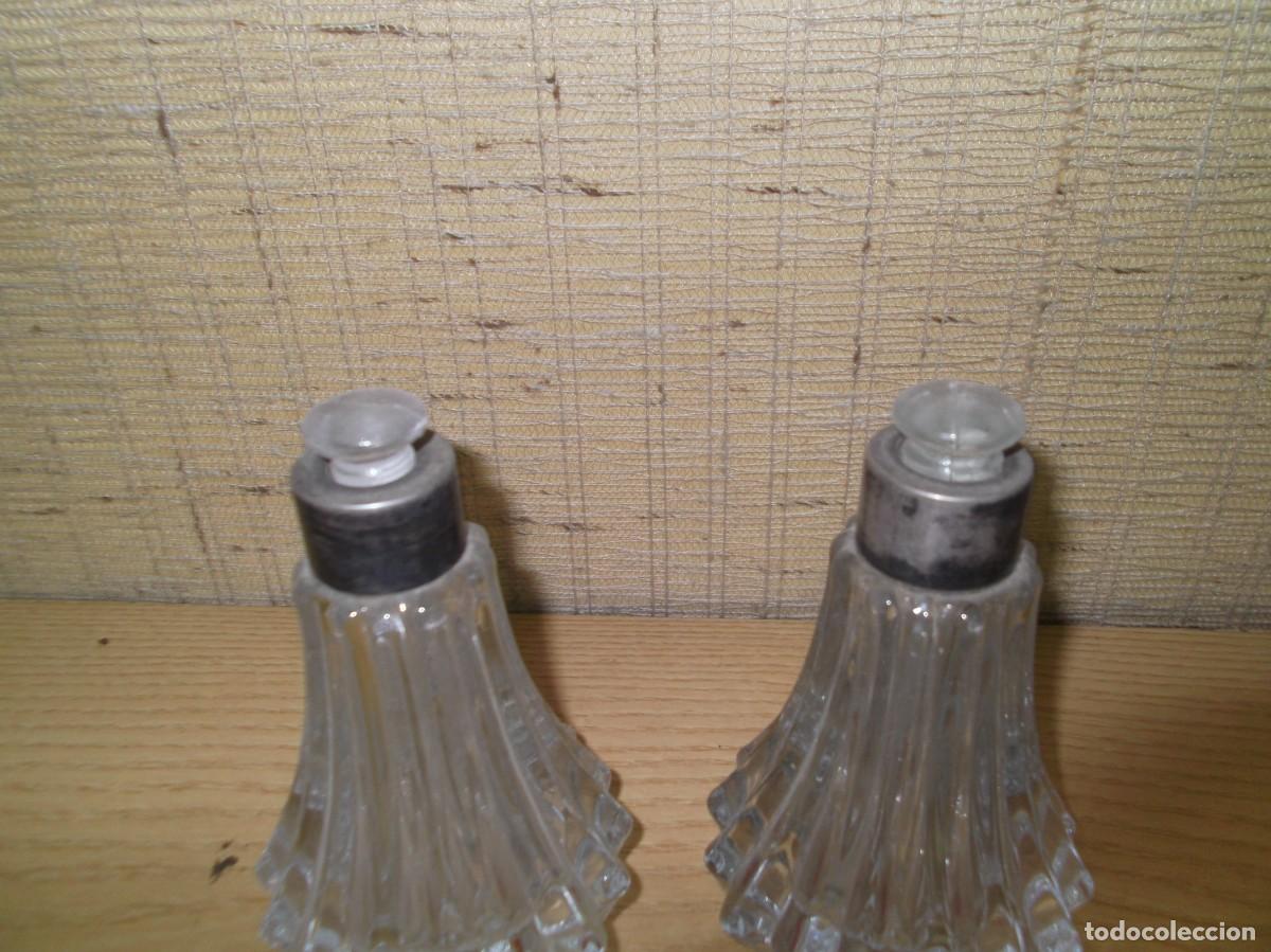 Antig&uuml;edades: Lote de botellas de cristal y plaque de plata.Farco - Foto 3