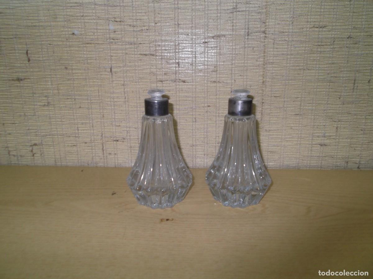 Antig&uuml;edades: Lote de botellas de cristal y plaque de plata.Farco - Foto 4