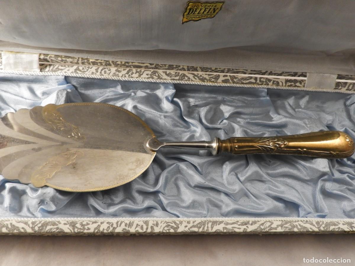Antig&uuml;edades: PALA DE SERVIR DE METAL PLATEADO EN SU ESTUCHE - Foto 2