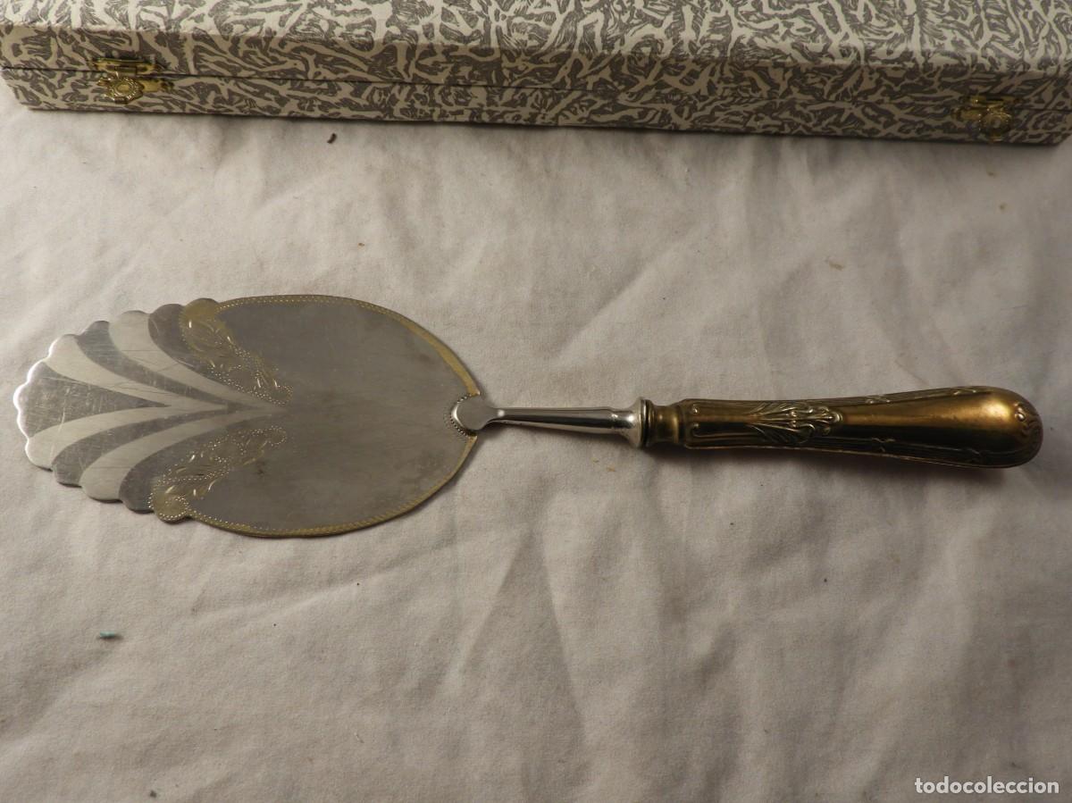 Antig&uuml;edades: PALA DE SERVIR DE METAL PLATEADO EN SU ESTUCHE - Foto 3