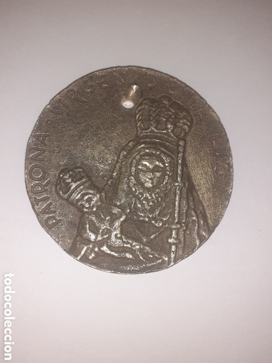 Antig&uuml;edades: GRAN MEDALLA PATRONA VIRGEN DE LA LUZ. - VIRGEN DE LA CANDELARIA. ANTIGUA. BRONCE. 6,5 CM