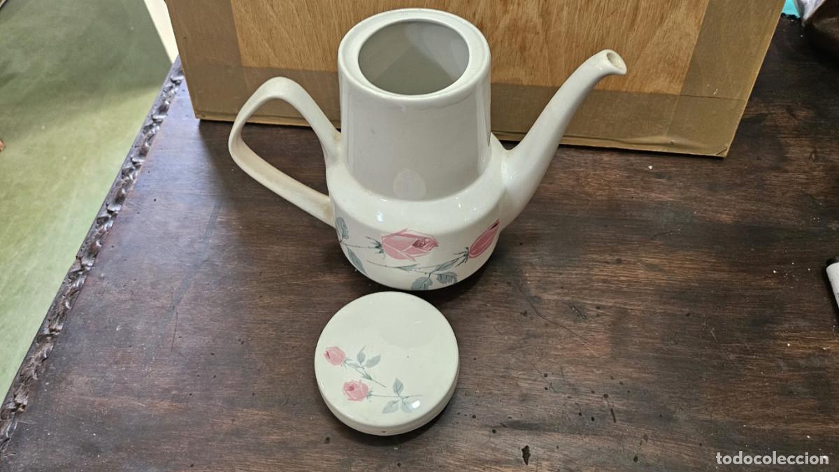 Antig&uuml;edades: tetera de porcelana con firma - Foto 2