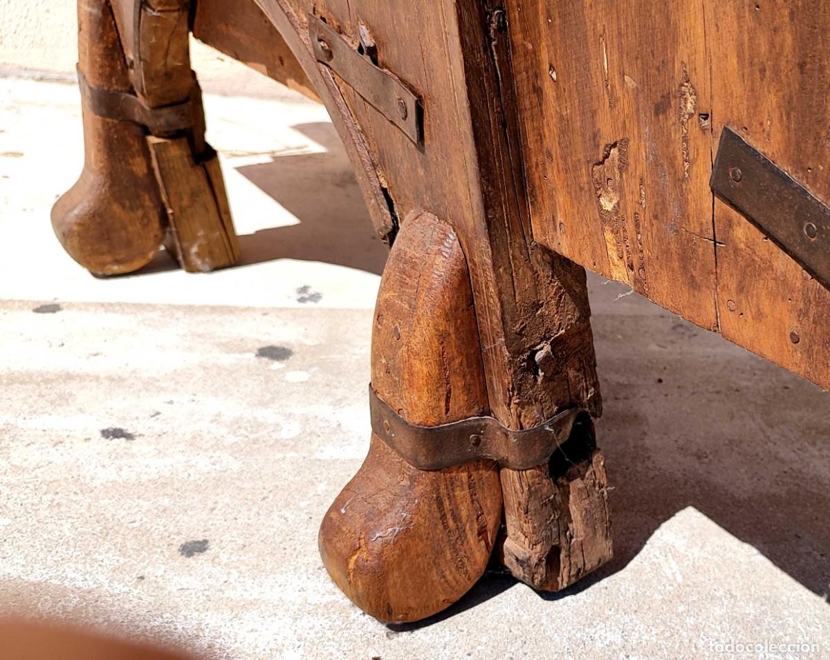Antig&uuml;edades: Banco rustico de madera con refuerzos de hierro - Foto 9