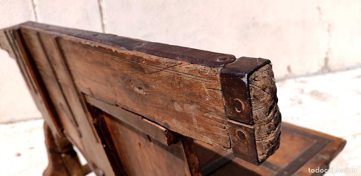 Antig&uuml;edades: Banco rustico de madera con refuerzos de hierro - Foto 11