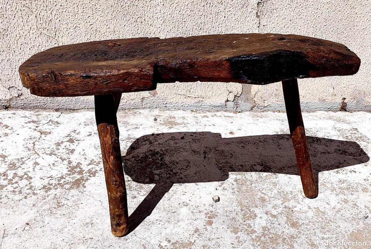 Antig&uuml;edades: Banco rustico en madera de casta&ntilde;o, taburete, mesa tocinera - Foto 1