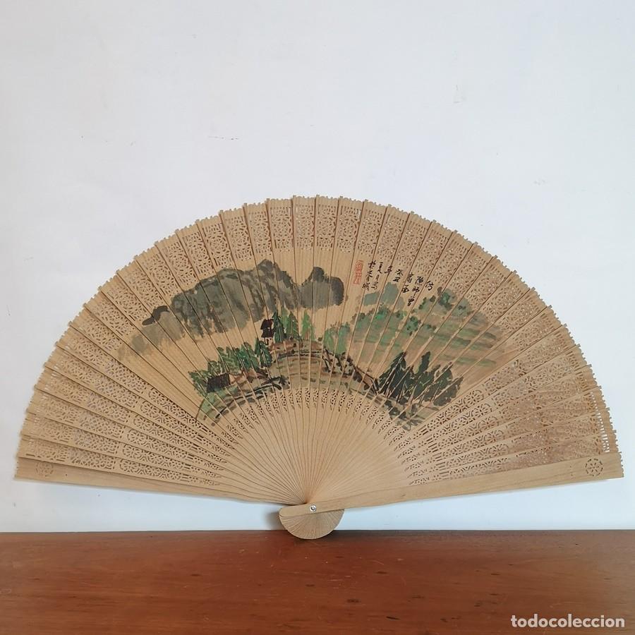 Antig&uuml;edades: Abanico Oriental de Madera - Foto 1