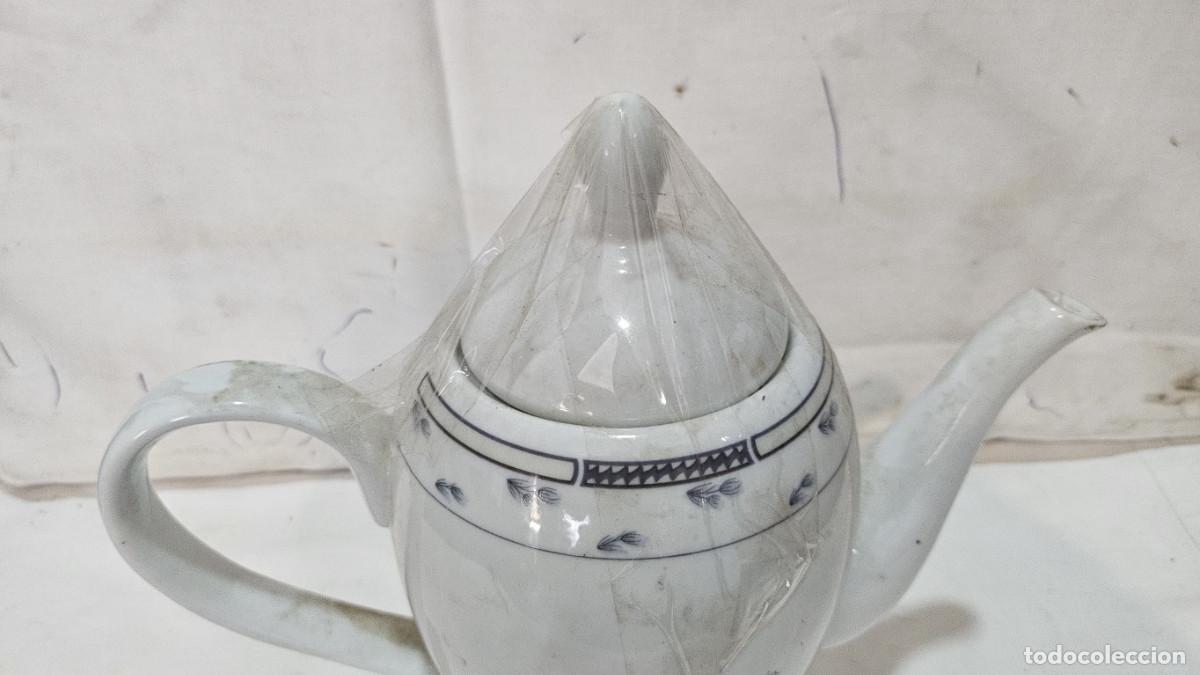 Antig&uuml;edades: tetera de porcelana blanca - Foto 2