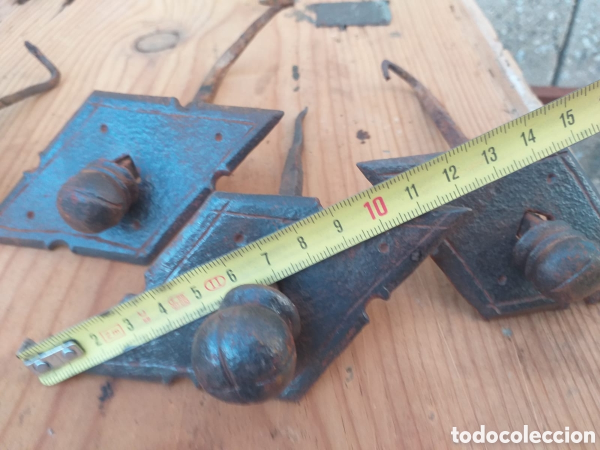 Antig&uuml;edades: 4 Clavos antiguos de puertas - Foto 2