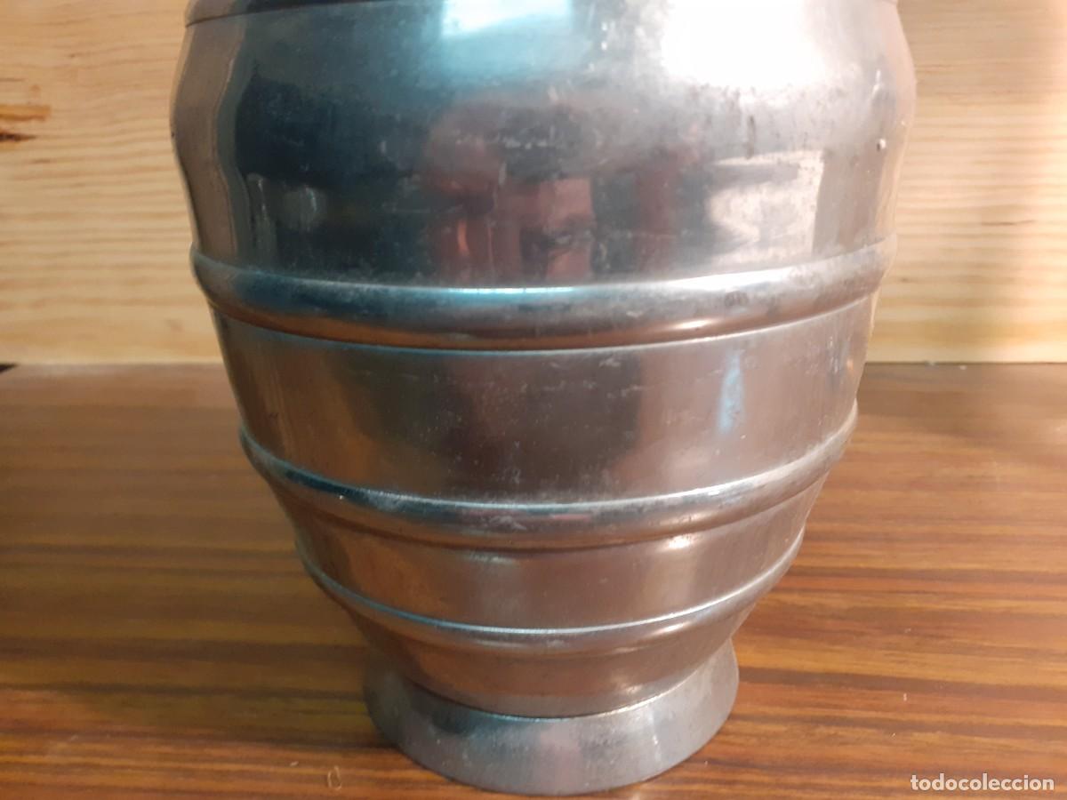 Antig&uuml;edades: Jarron de aluminio a&ntilde;os 60/70 - Foto 5