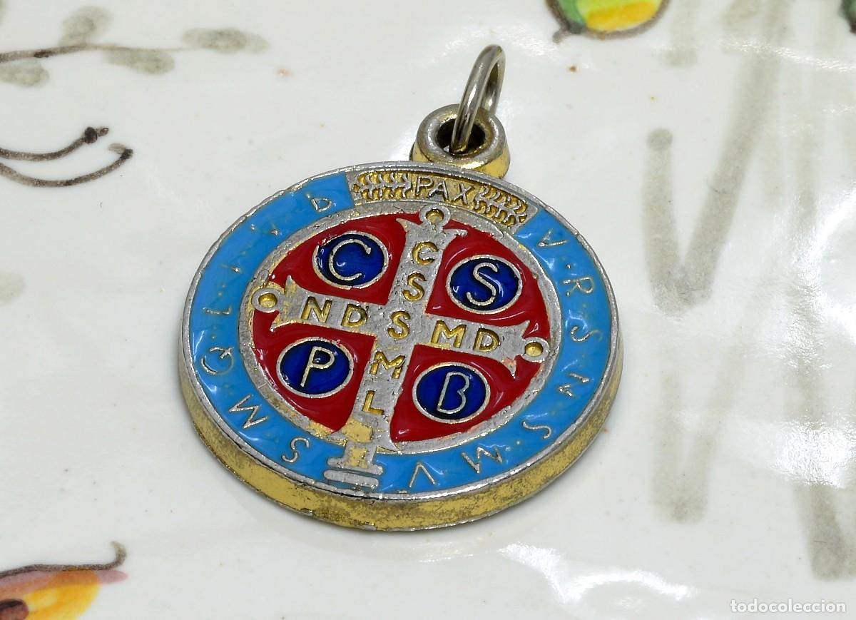 Antig&uuml;edades: MEDALLA DE SAN BENITO ESMALTADA - Foto 1