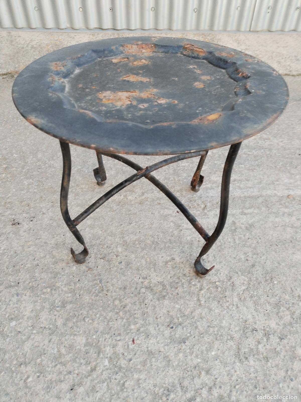 Antig&uuml;edades: mesa con bandeja redonda marroqui - Foto 1