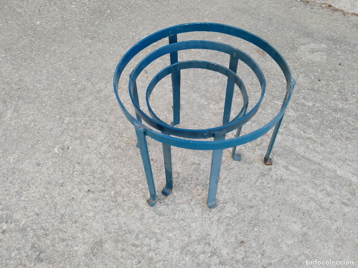 Antig&uuml;edades: juego de 3 soportes maceteros - Foto 2