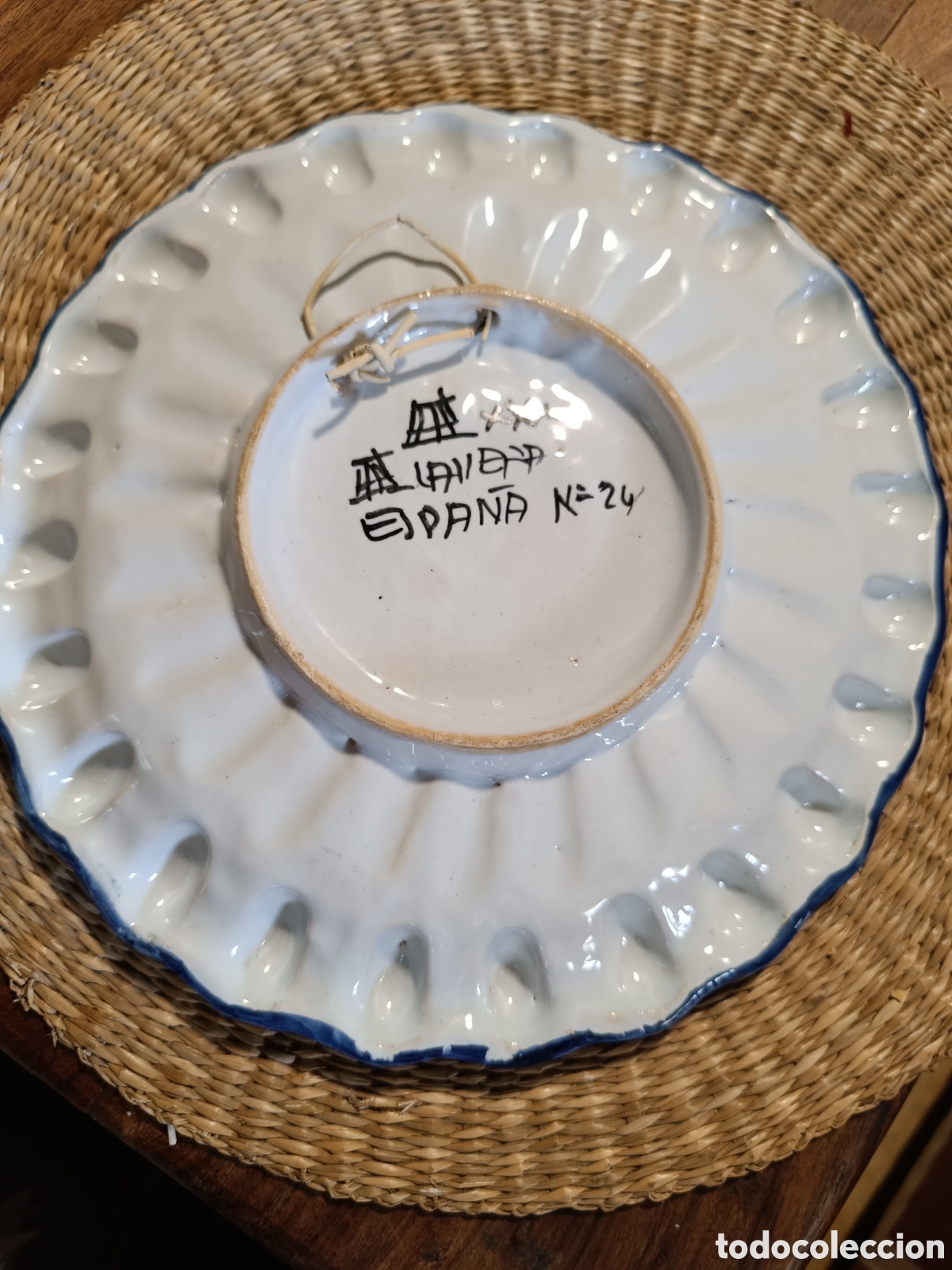 Antig&uuml;edades: Plato de porcelana de Talavera - Foto 2