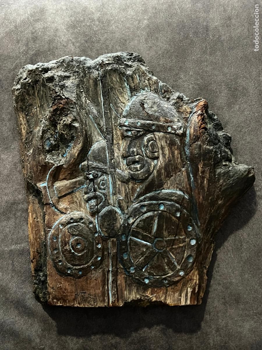 Antig&uuml;edades: Wanda Tanska Powiertowska , Bajorrelieve en lignito con escena de guerras Eslavas , Polonia