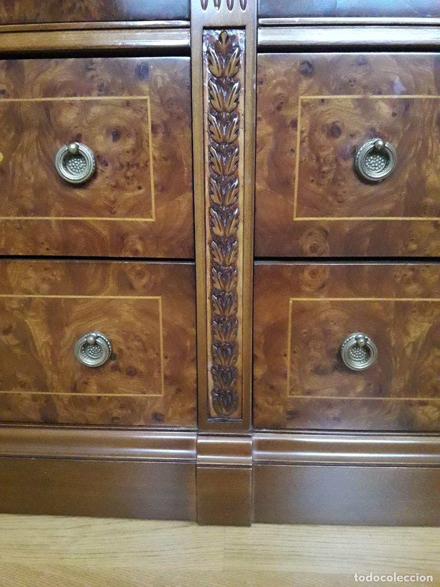 Antig&uuml;edades: VITRINA CON CHAPA DE RAIZ Y MARQUETERIA - Foto 4