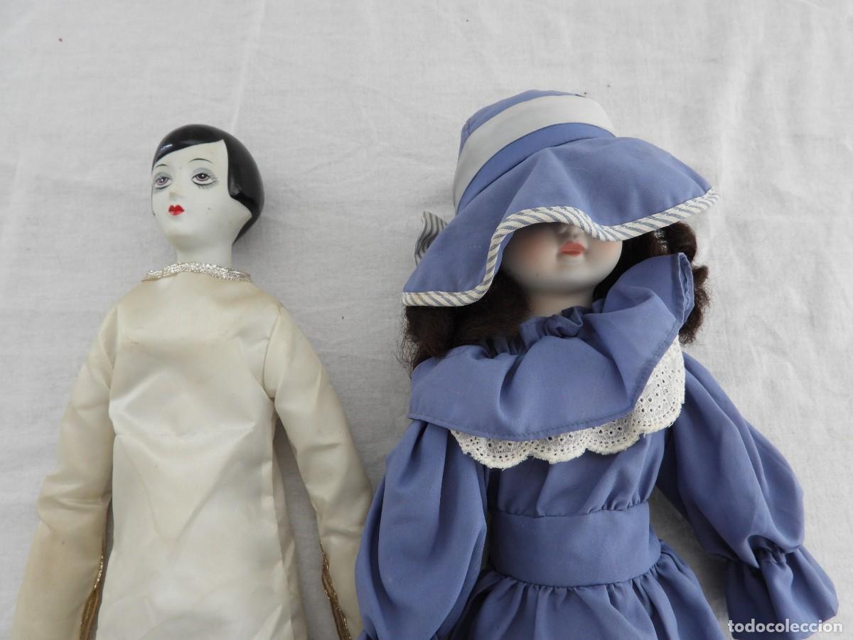 Antig&uuml;edades: Par de mu&ntilde;ecas de porcelana vintage