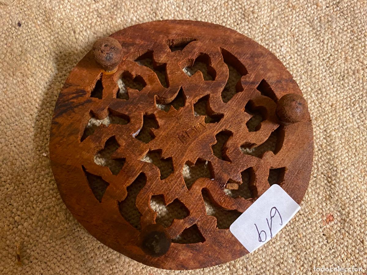 Antig&uuml;edades: talla de madera redondo - Foto 2