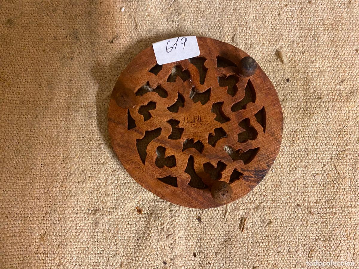 Antig&uuml;edades: talla de madera redondo - Foto 3