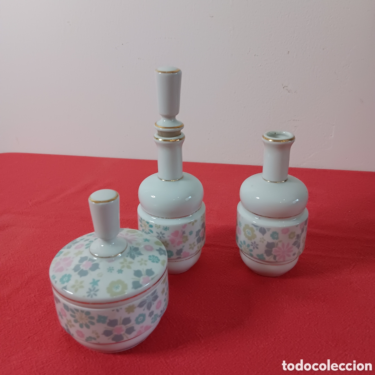 Antig&uuml;edades: JUEGO DE TOCADOR DE PORCELANA. - Foto 2