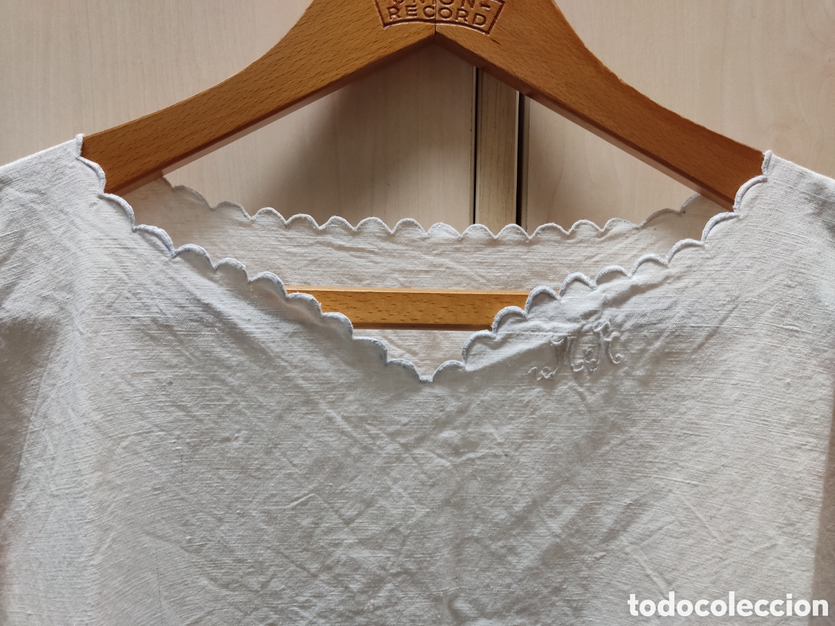 Antig&uuml;edades: Antiguo camis&oacute;n de lino con puntillas - Foto 2