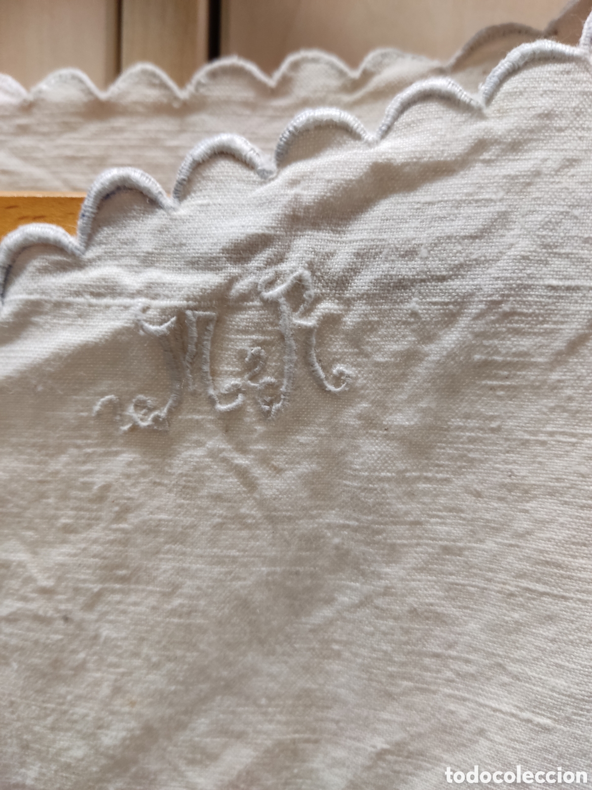 Antig&uuml;edades: Antiguo camis&oacute;n de lino con puntillas - Foto 3