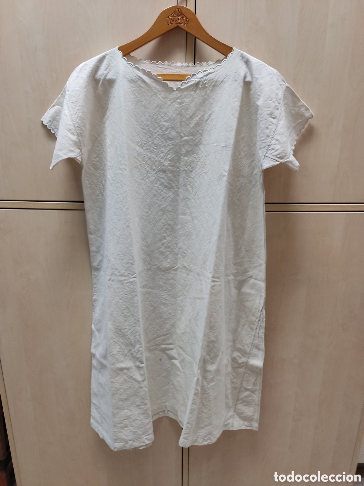 Antig&uuml;edades: Antiguo camis&oacute;n de lino con puntillas - Foto 1