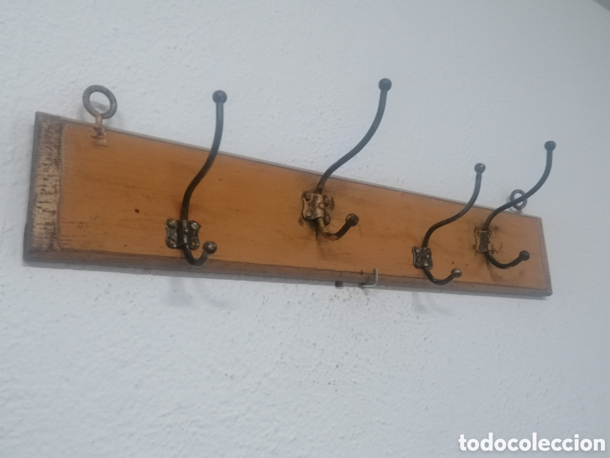 Antig&uuml;edades: Perchero de pared antiguo - Foto 1