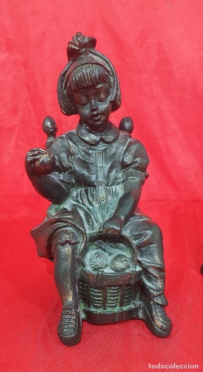 Antig&uuml;edades: Figuras de resina ni&ntilde;a - Foto 4