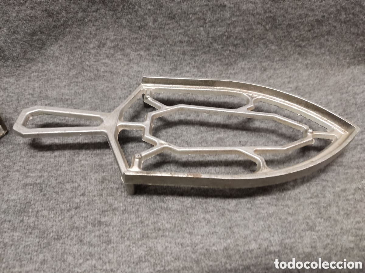 Antig&uuml;edades: Lote soportes plancha - Foto 5