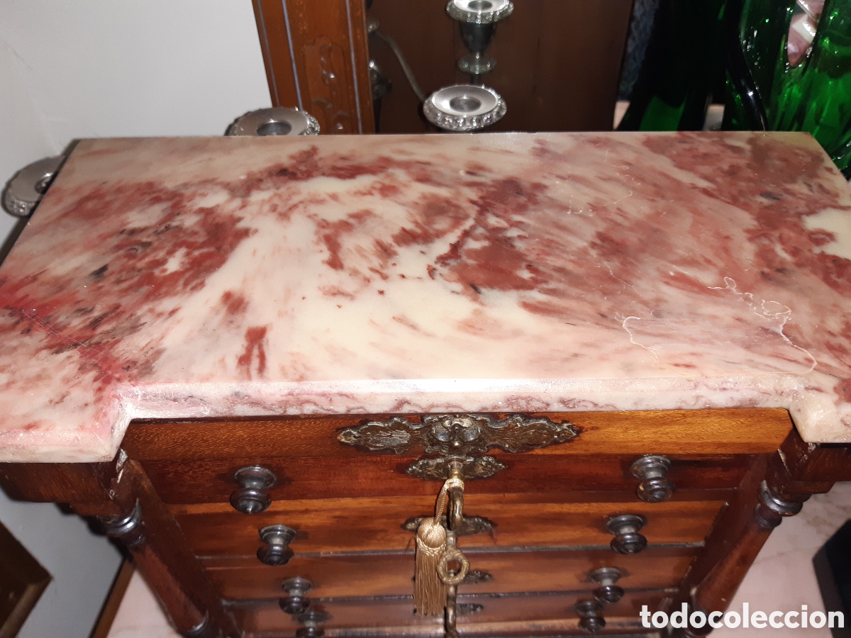 Antig&uuml;edades: Peque&ntilde;a c&oacute;moda de maestr&iacute;a - Foto 2