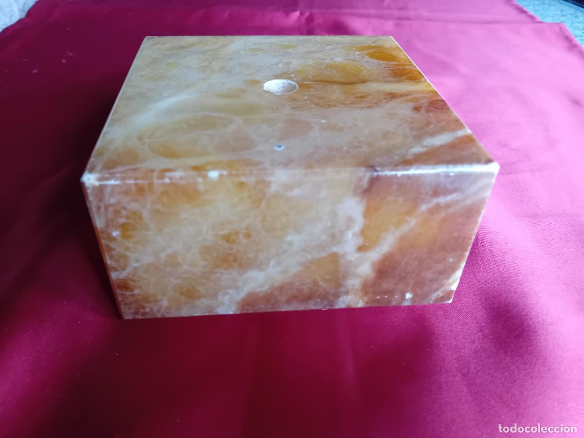 Antig&uuml;edades: Peana de m&aacute;rmol veteado - Foto 1