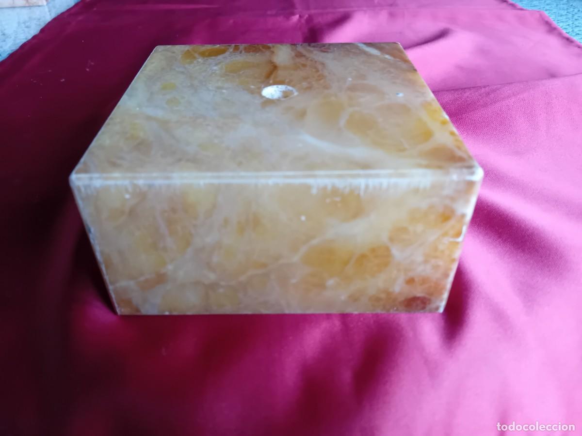 Antig&uuml;edades: Peana de m&aacute;rmol veteado - Foto 2