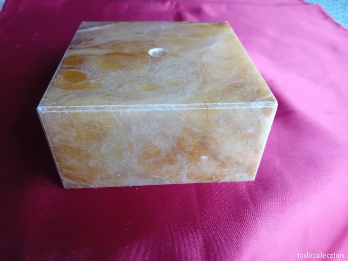 Antig&uuml;edades: Peana de m&aacute;rmol veteado - Foto 3