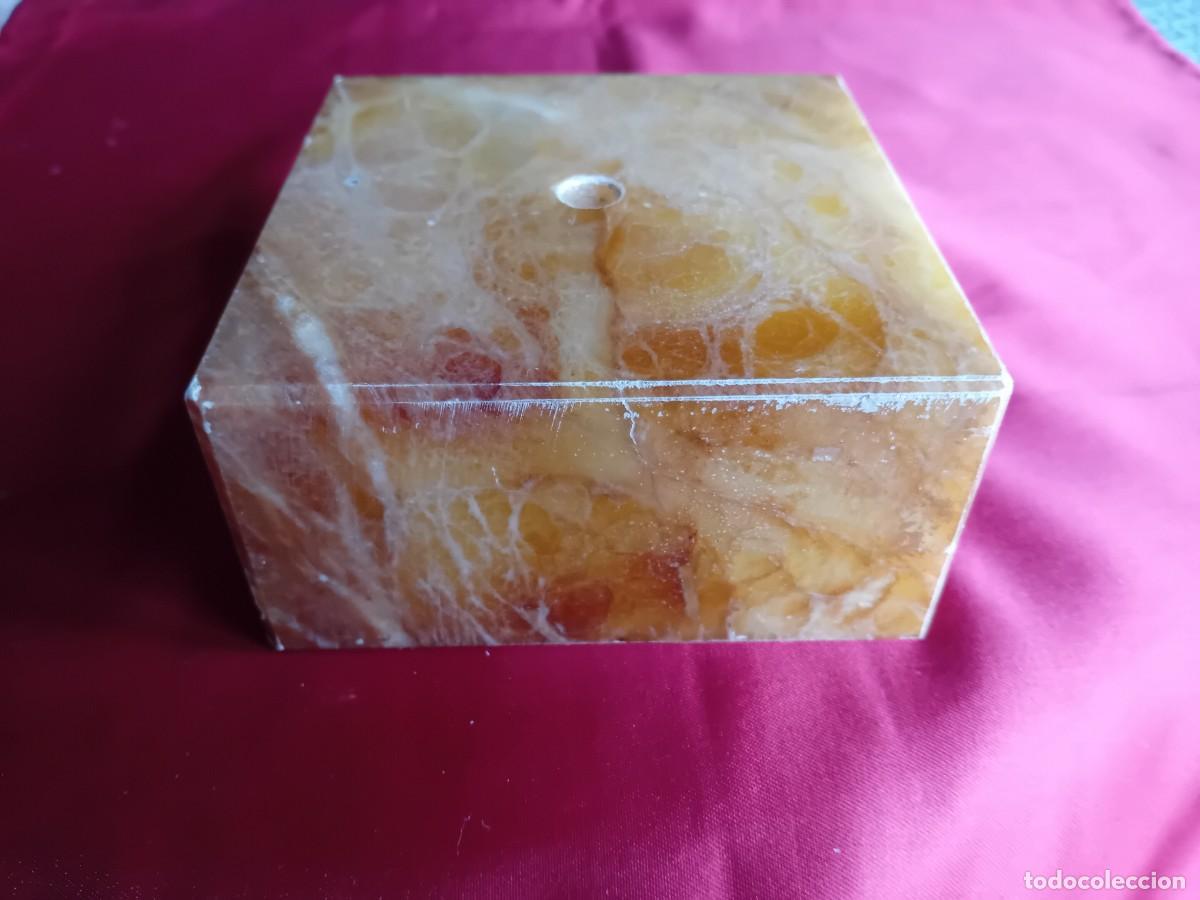 Antig&uuml;edades: Peana de m&aacute;rmol veteado - Foto 4